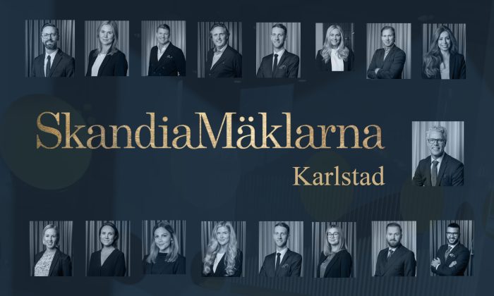 SkandiaMäklarna i Karlstad logotype och personal på mörkblå bakgrund.